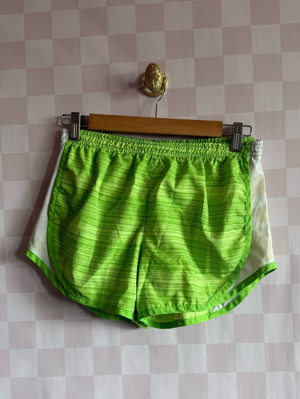 🏃♀️🏓🛼🌸👟☀️🥥
Neon Green Women's Athletic Shorts